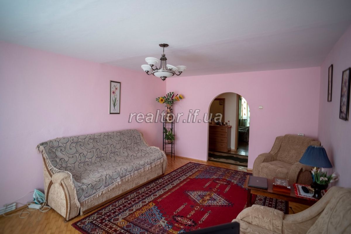 Kvartyra_z_harnym_planuvannyam_ta_indyvidualnym_opalennyam_po_vulytsi_Khimikiv_15280_16_1536314971.jpg