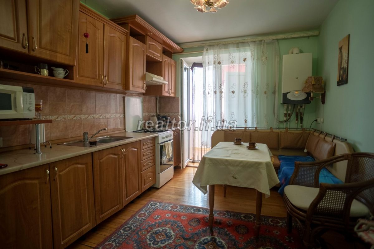 Kvartyra_z_harnym_planuvannyam_ta_indyvidualnym_opalennyam_po_vulytsi_Khimikiv_15280_19_1536314973.jpg