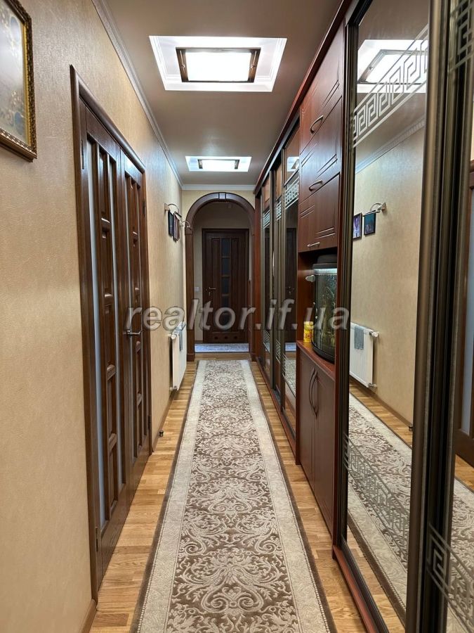 Kvartyra_z_remontom_ta_harazhem_v_tsentri_mista_po_vulytsi_Shukhevychiv_15818_17_1689165343.jpeg