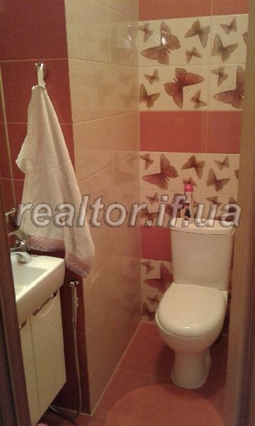 Kvartyra_z_remontom_ta_meblyamy_v_novomu_budynku_po_vulytsi_Symonenka_12036_11_1479743108.jpg