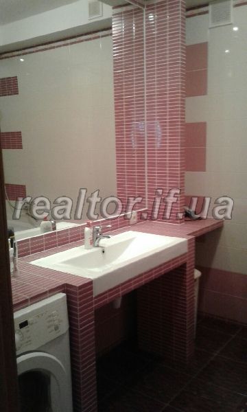 Kvartyra_z_remontom_ta_meblyamy_v_novomu_budynku_po_vulytsi_Symonenka_12036_3_1479743108.jpg