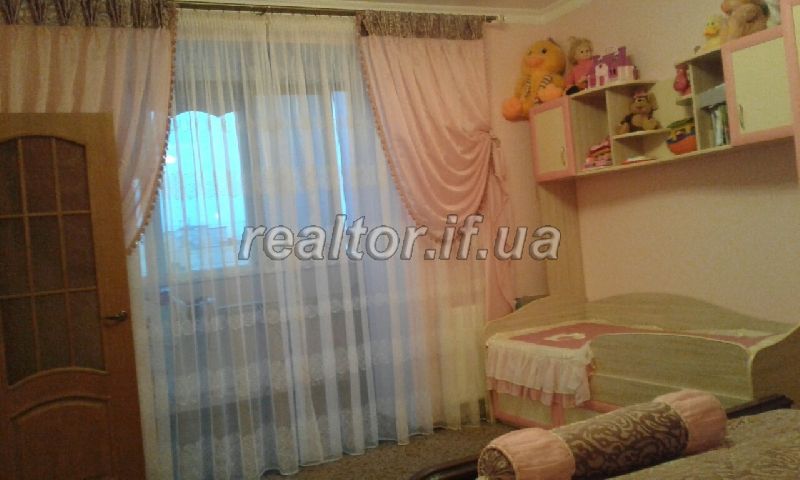 Kvartyra_z_remontom_ta_meblyamy_v_novomu_budynku_po_vulytsi_Symonenka_12036_5_1479743108.jpg