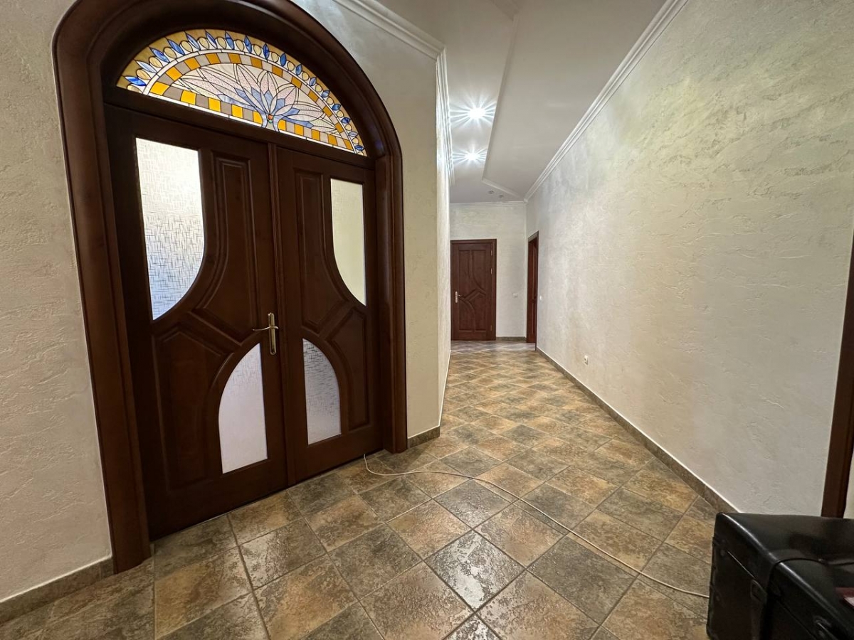 Kvartyra_z_remontom_v_obzhytii_novobudovi_yaka_mezhuye_z_parkom_Shevchenka_23986_11_1755244664.jpeg