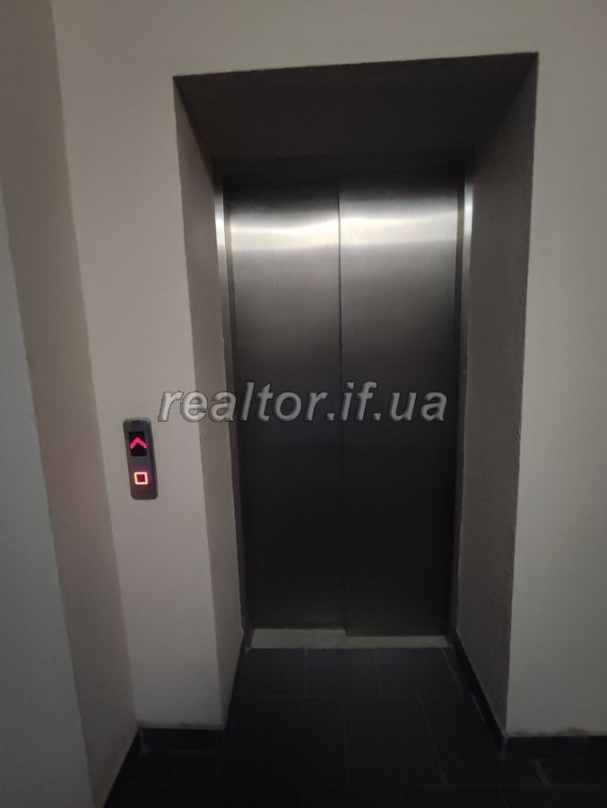 Kvartyra_z_velykoyu_vidpochynkovoyu_terasoyu_vyhlyad_na_misto_22818_12_1704445461.jpeg