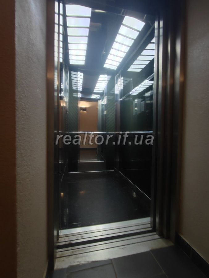 Kvartyra_z_velykoyu_vidpochynkovoyu_terasoyu_vyhlyad_na_misto_22818_13_1704445461.jpeg