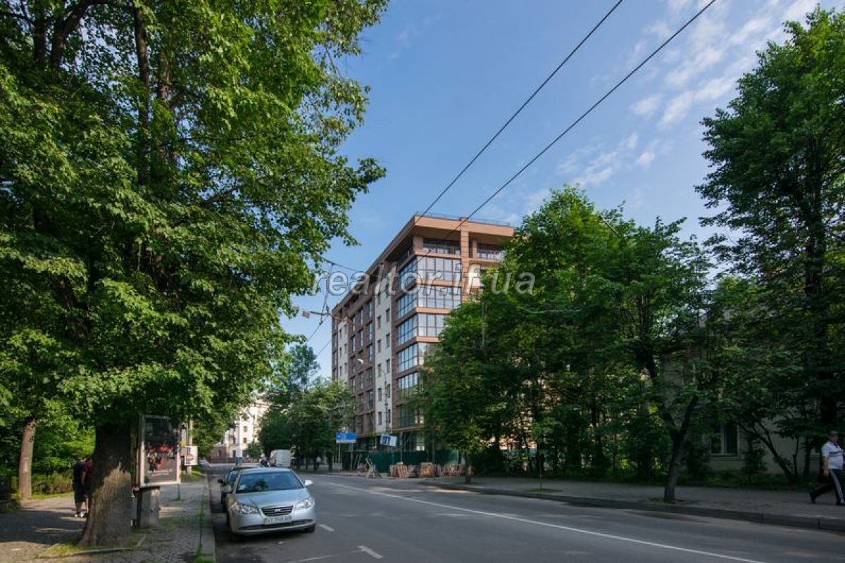Kvartyry_v_elitnomu_budynku_v_tsentri_mista_16551_2_1560943990.jpg