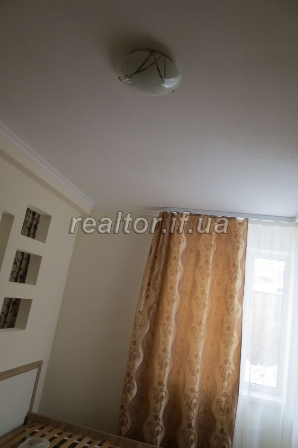 Napivosobnyak_v_Ivano_Frankivsku_2857_6_1545743137.jpg