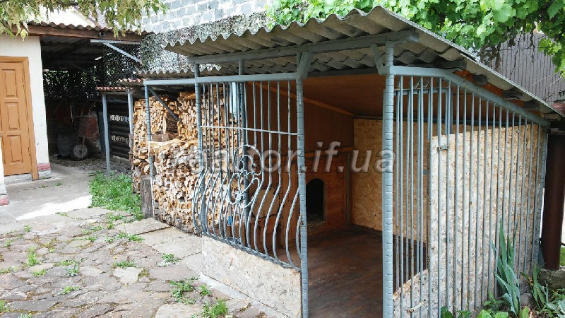 Nevelykyi_osobnyak_v_Krykhyvtsyakh_11043_17_1465901932.jpg