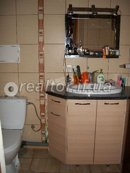 Odnokimnatna_kvartyra_na_orendu_v_novobudovi_poruch_Akvaparku_ta_Lodovoyi_Areny_8229_8_1430902761.jpg