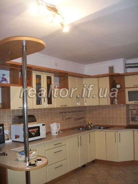 Orenda_1_2_3_kimnatnykh_kvartyr_v_tsentri_v_novobudovi__5239_2_1385043147.jpg