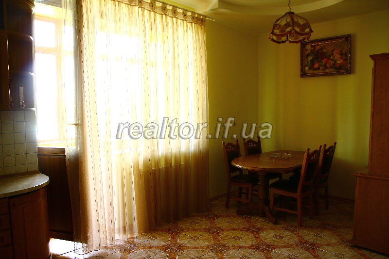 Orenda_Elitnoyi_kvartyry_v_Ivano-Frankivsku_Orenda_kvartyr_v_novobudovi_4606_6_1371045951.jpg
