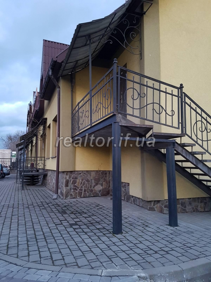 Orenda_fasadnoho_prymishchennya_v_Uhryniv_17598_3_1580482639.jpg