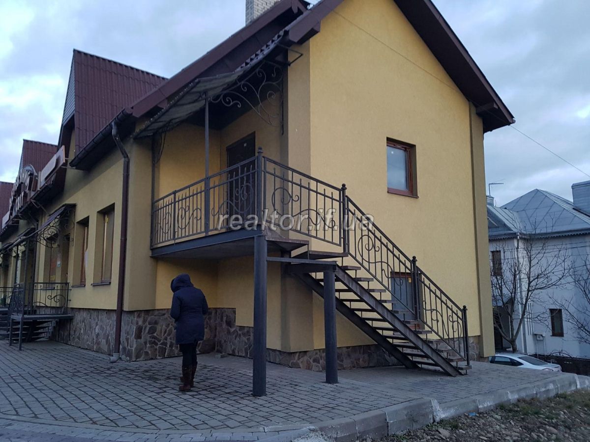 Orenda_fasadnoho_prymishchennya_v_Uhryniv_17598_7_1580482641.jpg