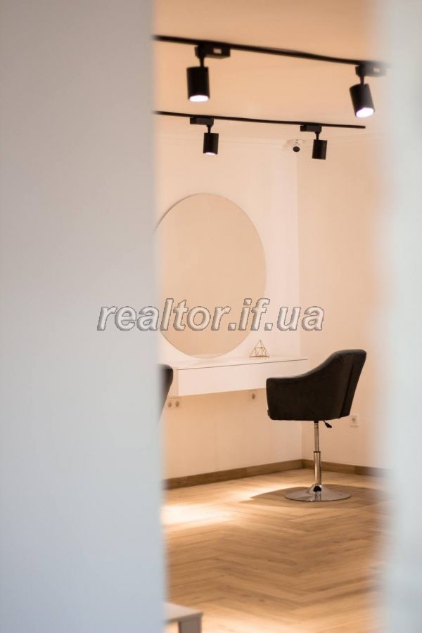 Orenda_hotovoho_salonu_krasy_z_meblyamy_ta_obladnannyam_22465_10_1686913437.jpeg