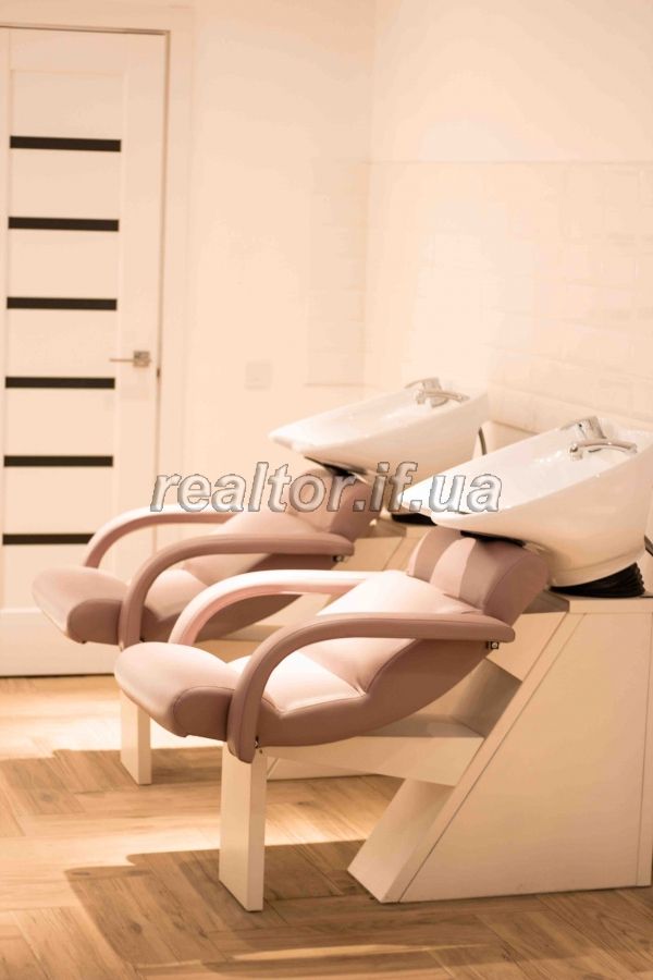 Orenda_hotovoho_salonu_krasy_z_meblyamy_ta_obladnannyam_22465_13_1686913438.jpeg