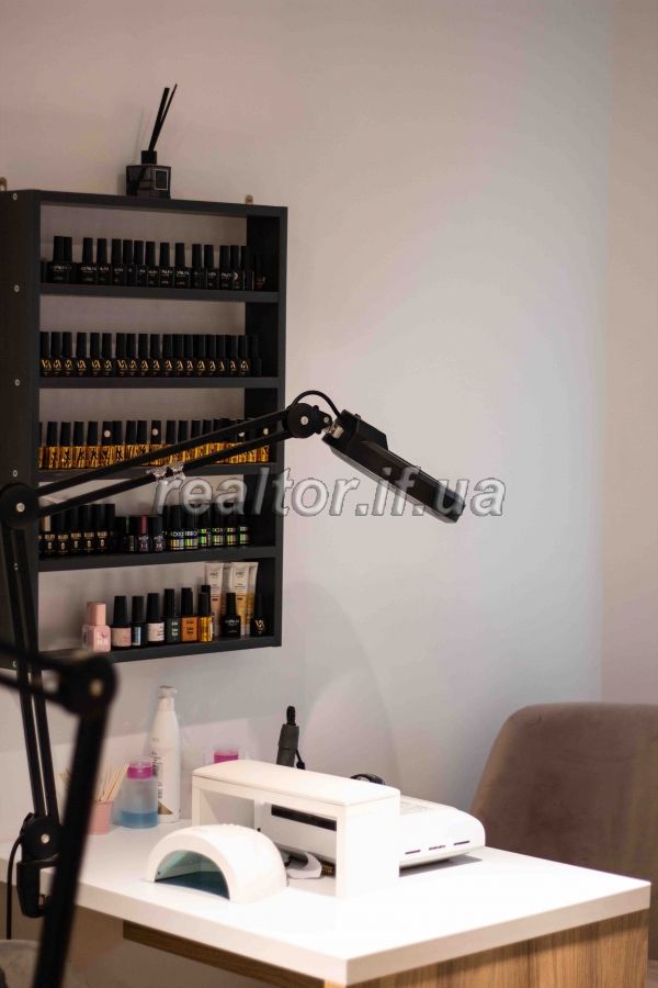 Orenda_hotovoho_salonu_krasy_z_meblyamy_ta_obladnannyam_22465_19_1686913439.jpeg