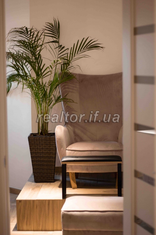 Orenda_hotovoho_salonu_krasy_z_meblyamy_ta_obladnannyam_22465_3_1686913435.jpeg