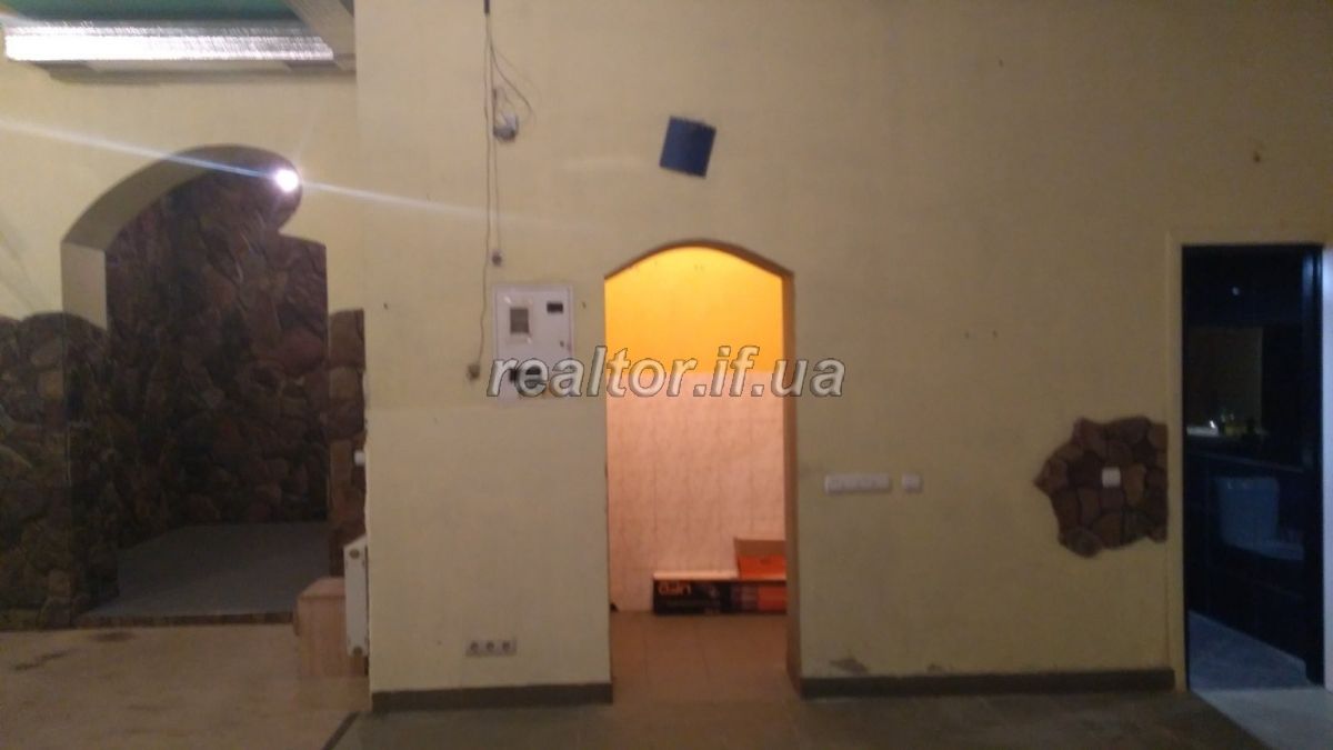 Orenda_komertsiinoyi_nerukhomosti_u_mIvano-Frankivsku_1_poverkh_vul_Vovchynetska_12361_14_1695214195.jpeg