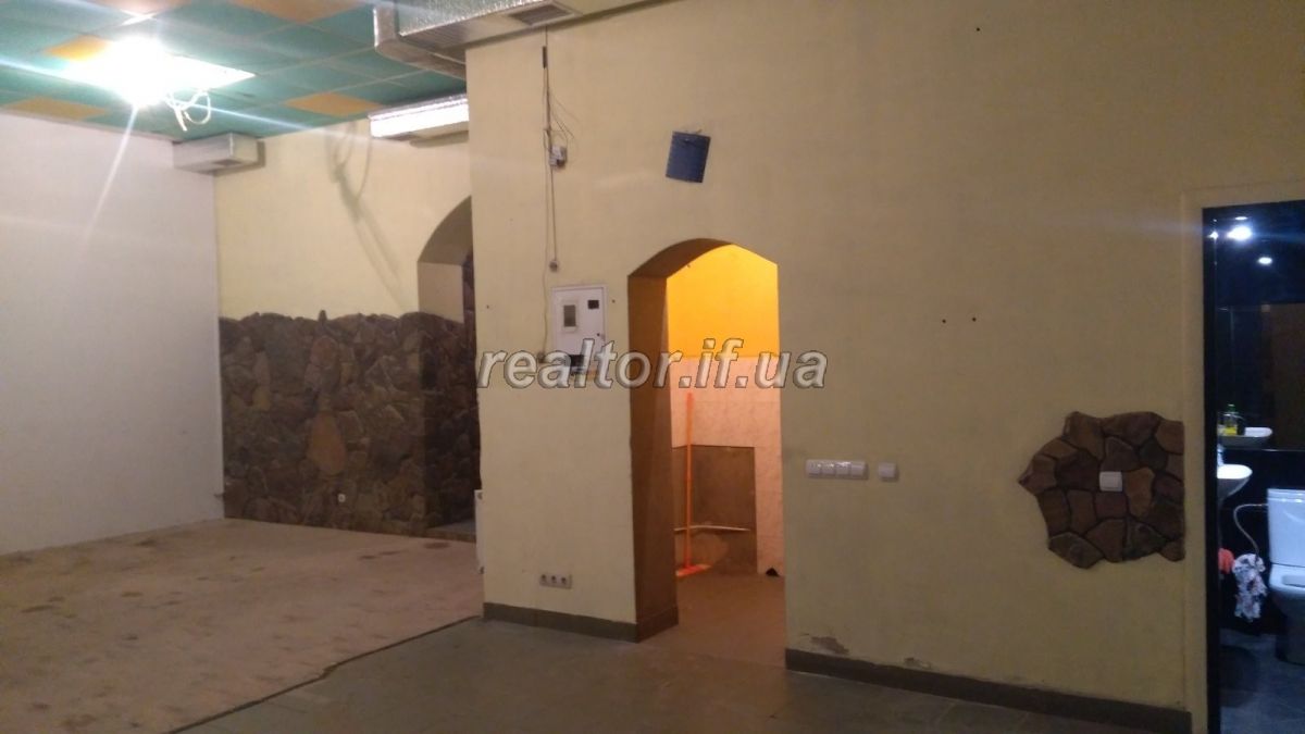 Orenda_komertsiinoyi_nerukhomosti_u_mIvano-Frankivsku_1_poverkh_vul_Vovchynetska_12361_5_1695214194.jpeg