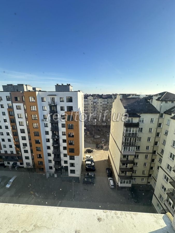 Оренда просторого офісного приміщення поруч з центральною частиною міста.