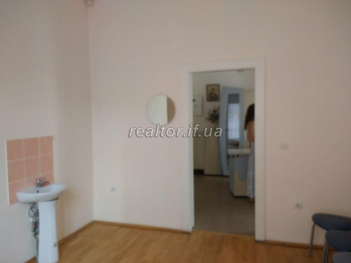 Orenda_prymishchennya_po_vul_Vovchynetskii_bilya_Viva_Italiya_16556_3_1565103569.jpg