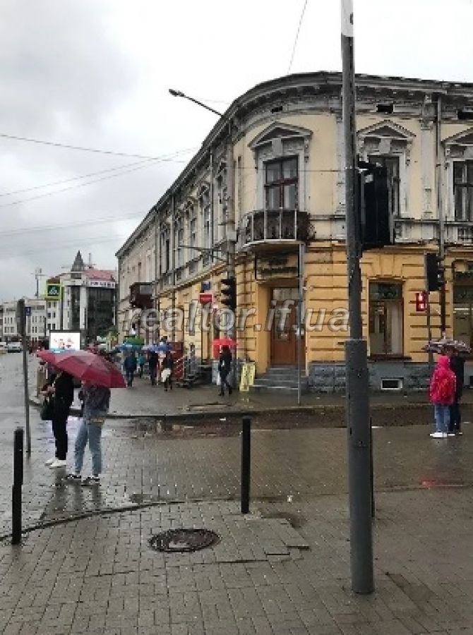 Orenda_prymishchennya_v_tsenri_mista_poruch_z_TsUM_20665_1_1630497081.jpeg