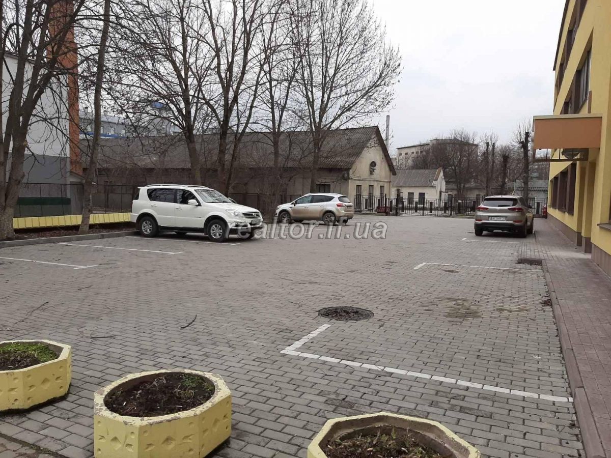 Orenda_prymishchennya_v_tsentralnii_chastyni_mista_po_vulytsi_Halytska_pid_meblevyi_mahazyn_14606_24_1591285847.jpg