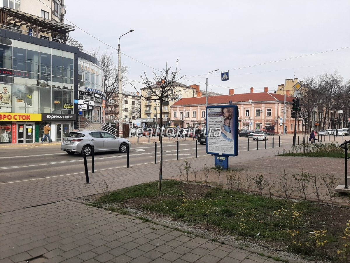 Orenda_prymishchennya_v_tsentralnii_chastyni_mista_z_velykoyu_prokhidnistyu_lyudei_23241_0_1724928258.jpeg