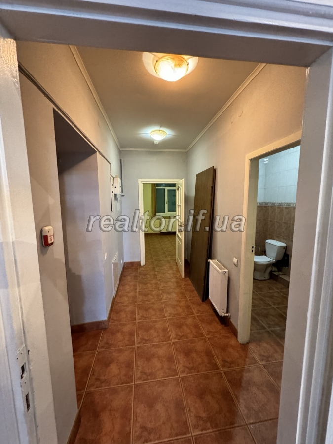 Orenda_prymishchennya_z_velykymy_panoramnymy_viknamy_22902_13_1709285556.jpeg