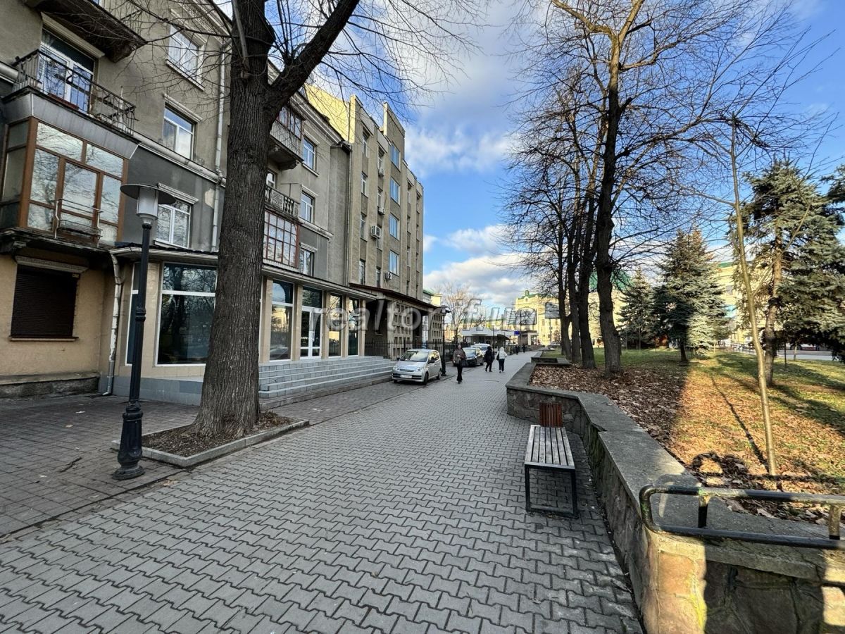 Orenda_prymishchennya_z_velykymy_panoramnymy_viknamy_22902_3_1709285554.jpeg
