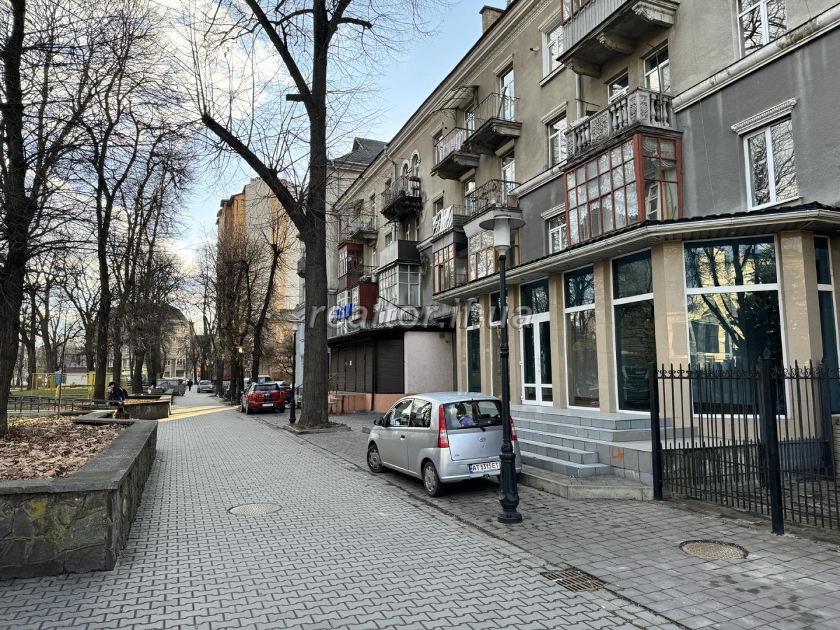 Orenda_prymishchennya_z_velykymy_panoramnymy_viknamy_22902_7_1709285555.jpeg
