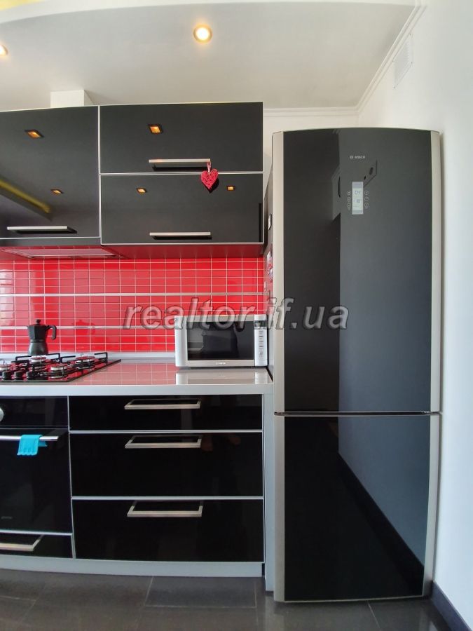 Orenda_shykarnoyi_kvartyry_v_tsentralnii_chastyni_mista_vulytsya_K_Chornoty_18480_11_1600075328.jpg
