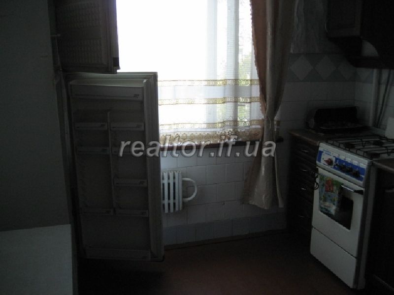 Orenda_trykimnatnoyi_kvartyry_v_harnomu_mikroraioni_na_vulytsi_Mykolaichuka_10221_4_1487757110.jpg