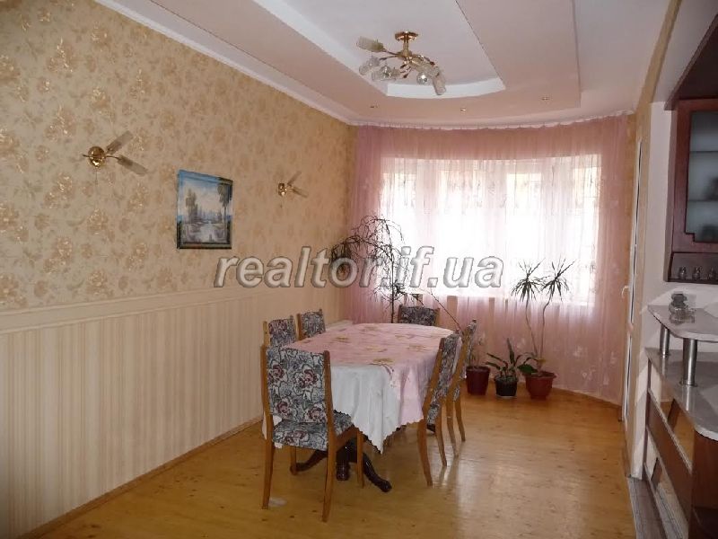 Orenda_trykimnatnoyi_kvartyry_v_tsentri_mista_Ivano-Frankivska_9408_6_1446032756.jpg