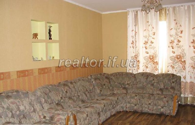 Orenda_v_ivano-frankivsku_po_vulytsi_Vovchynetskii_2019_4_1430298962.jpg