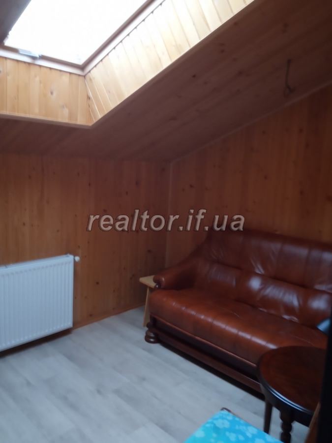 Orenda_velykoyi_kvartyry_v_tsentralnii_chastyni_mista_17313_12_1573637600.jpg