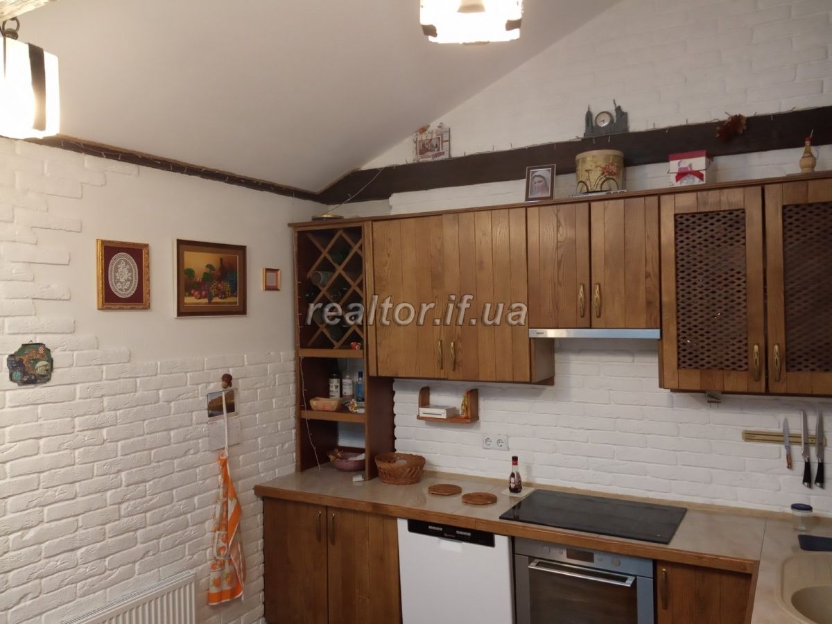 Orenda_velykoyi_kvartyry_v_tsentralnii_chastyni_mista_17313_20_1573637604.jpg
