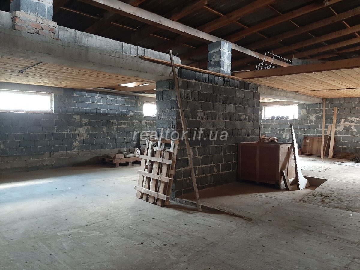 Orenda_vyrobnycho-skladskoho_prymishchennya_v_Uhrynovi_22445_2_1686730810.jpeg