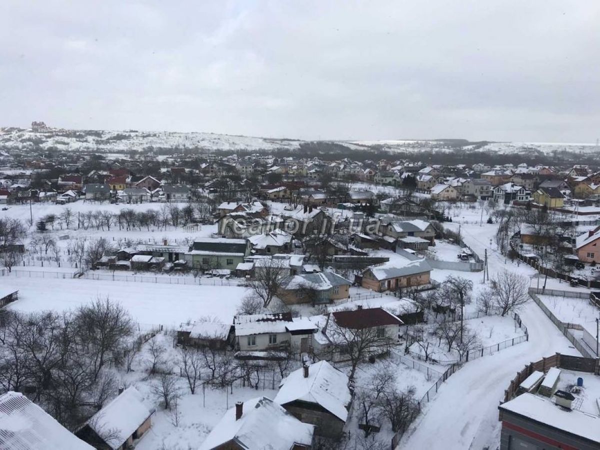 Pentkhaus_v_zdanii_novobudovi_Dvorivneva_kvartyra_z_vyhlyadom_na_hory_20809_12_1633504011.jpeg