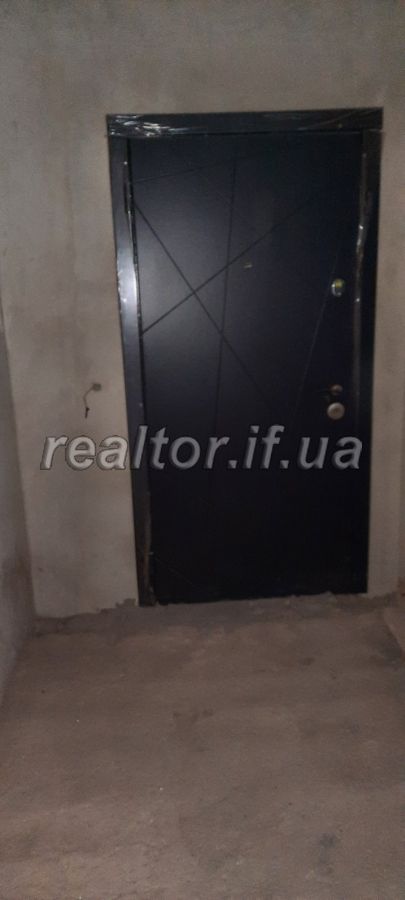 Prodam_prostoru_trokhkimnatnu_kvartyru_v_samomu_tsentri_mista_20109_5_1619687462.jpeg