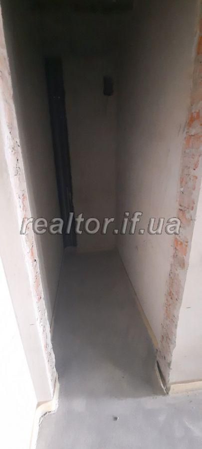 Prodam_prostoru_trokhkimnatnu_kvartyru_v_samomu_tsentri_mista_20109_9_1619687463.jpeg
