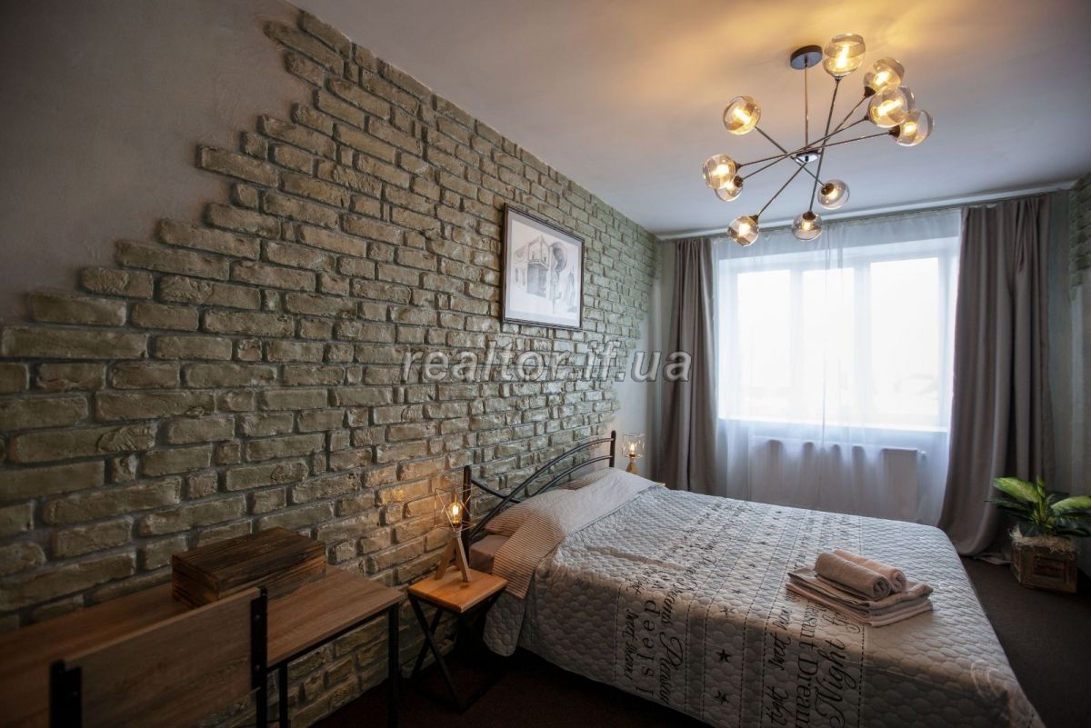 Prodayetsya_1_kimnatna_kvartyra_v_tsentri_mista_po_vulytsi_Vysochana_20950_5_1635941565.jpeg