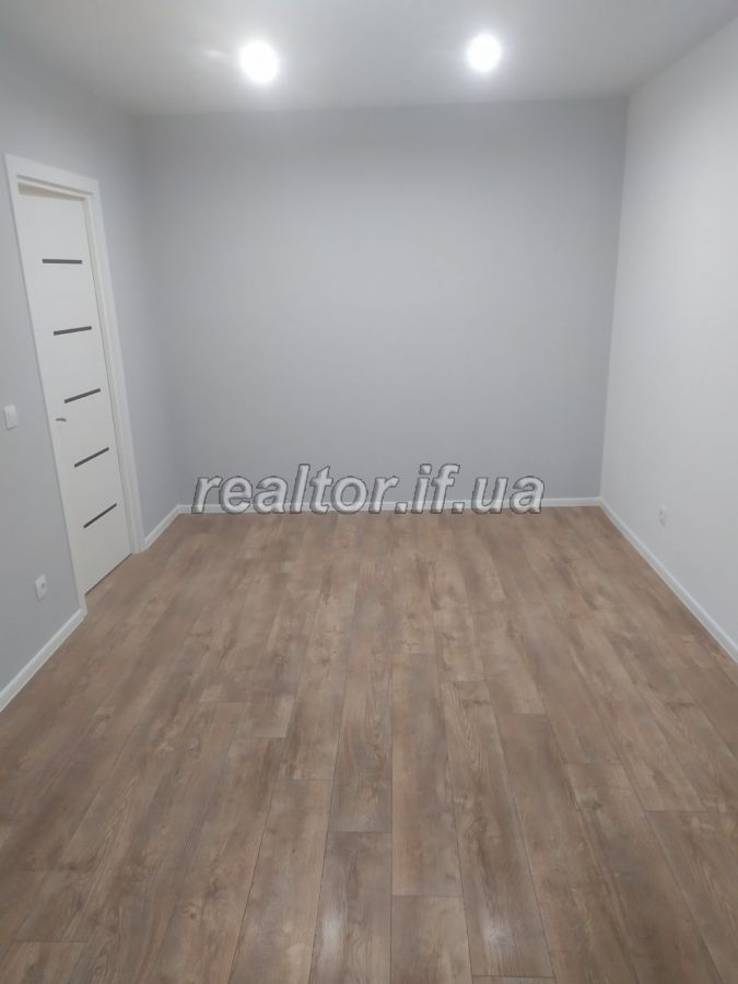 Prodayetsya_1_kimnatna_kvartyra_v_tsentri_mista_z_remontom_v_zhytlovomu_kompleksi_Knyahynyn_21307_4_1643898203.jpeg