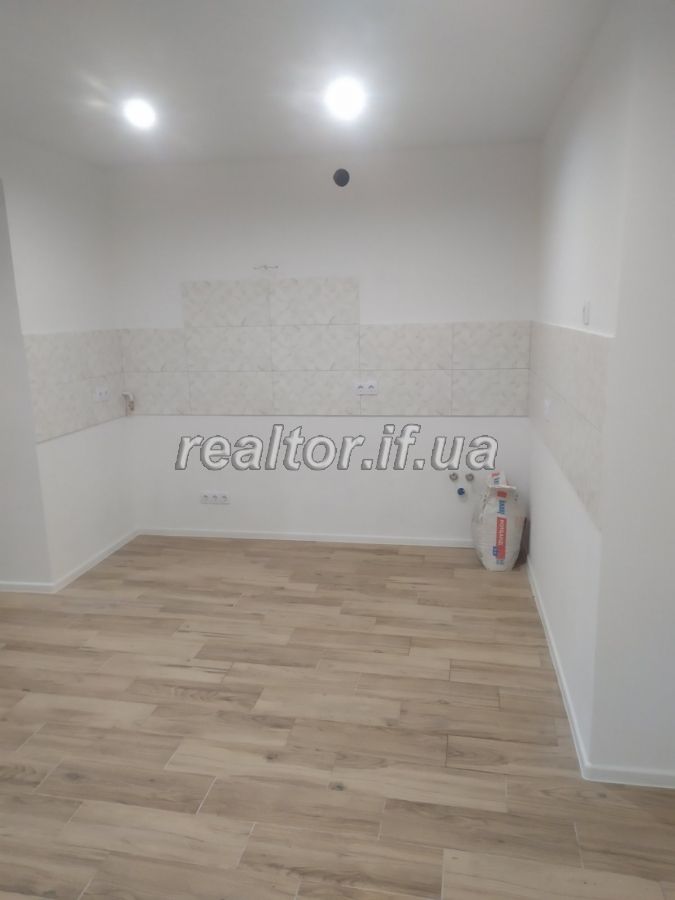 Prodayetsya_1_kimnatna_kvartyra_v_tsentri_mista_z_remontom_v_zhytlovomu_kompleksi_Knyahynyn_21307_5_1643898204.jpeg