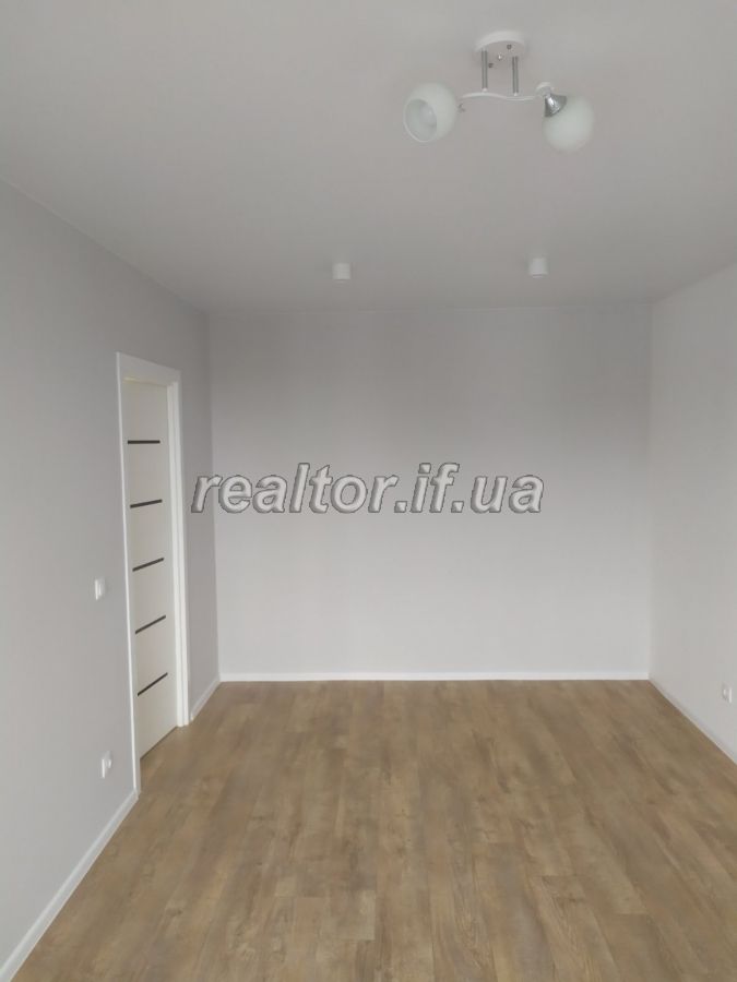 Prodayetsya_1_kimnatna_kvartyra_v_tsentri_mista_z_remontom_v_zhytlovomu_kompleksi_Knyahynyn_21307_8_1643898204.jpeg