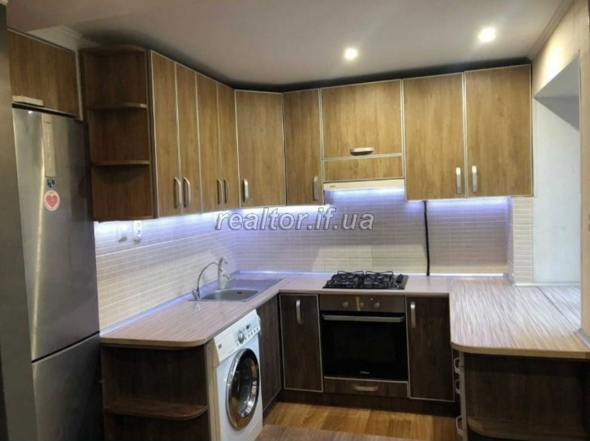 A renovated 1-room apartment for sale near the Cosmos cinema