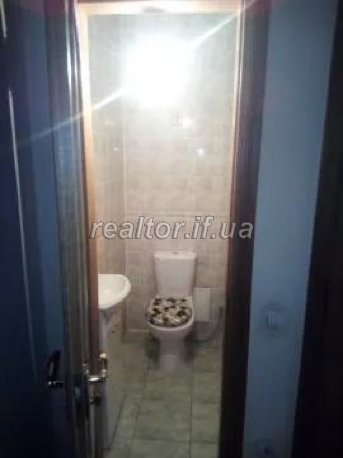 Prodayetsya_2_kimnatna_kvartyra_poblyzu_shkoly_po_vulytsi_24_serpnya_16852_13_1567069818.jpg