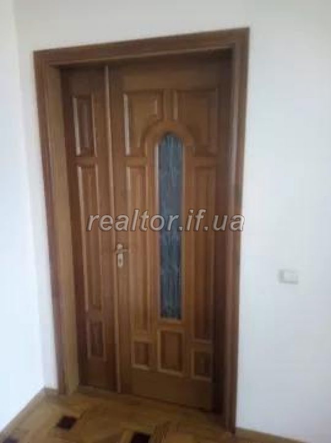 Prodayetsya_2_kimnatna_kvartyra_poblyzu_shkoly_po_vulytsi_24_serpnya_16852_5_1567069816.jpg