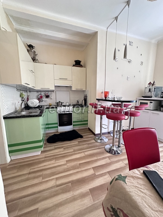 Zu verkaufen 2-Zimmer-Wohnung in gutem Zustand in einem polnischen Gebäude, zentraler Teil der Stadt