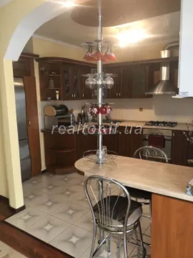 For sale 2 bedroom apartment in a new house in the Pasichna district on Vitvitskogo street